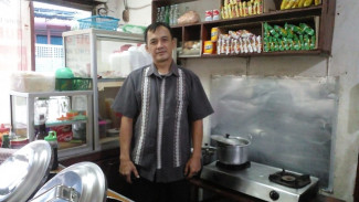 Kisah Hijrah Mantan Asisten Koki Hotel yang Kini Buka Warkop