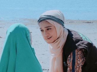 Chiki Fawzi, Artis Muslimah Multitalenta Bantu Sesama Lewat Karya