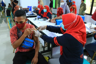 Polda Gandeng MUI Gelar Vaksinasi Merdeka di IAIN Ternate