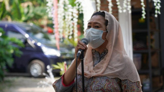 Momen Yenny Wahid Hibur Kegiatan Vaksinasi Covid di Rumahnya