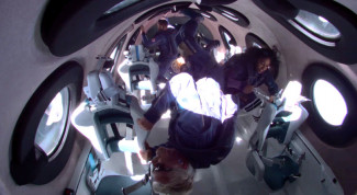 Sudah Bisa Melancong ke Luar Angkasa, Harga Tiket Fantastis