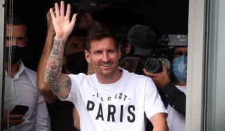 Lionel Messi Mendarat di Paris, Begini Aksinya Sapa Penggemar PSG