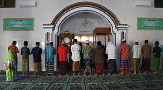 DMI: Masjid Boleh Buka, Khutbah Jumat Singkat Saja