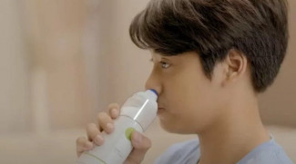 Hindari Penyebaran Covid-19, Polisi di Medan Cuci Hidung Tahanan