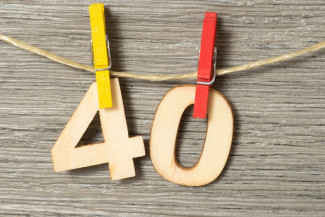 Hikmah Rahmani: Ada Apa dengan Usia 40?