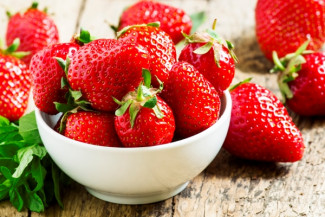 Milenial Ini Sukses Kembangkan Pertanian Stroberi di Magelang