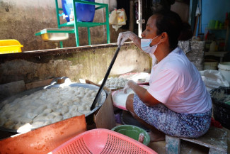 Kampung Tanggo Rajo Cindo, Rekomendasi Berburu Pempek Rantangan di Palembang
