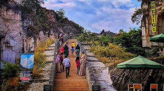 Pesona Wisata Setigi di Gresik, Ada Pemandian Khusus untuk Hijaber