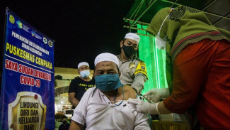 Gubernur DKI: Masyarakat Ibu Kota Lebih Tenang Vaksin di Masjid