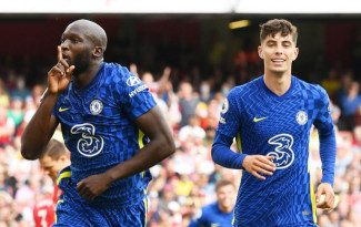 Chelsea Kalahkan Arsenal 2-0 dalam Derby London di Emirates Stadium