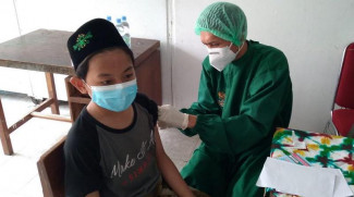 Program Kita Jaga Kyai, 3.000 Santri di Yogyakarta Divaksin