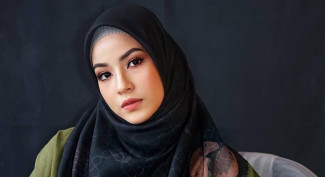 Jarang Muncul di TV,  Artis Cantik Ini Nikmati Berbisnis Mode Muslimah
