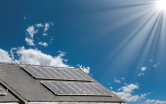 Tuai Polemik, Guru Besar ITS Tuntut Draft Revisi Permen ESDM atas PLTS Atap Dibatalkan