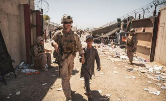 Taliban Minta Amerika Serikat Berhenti Bantu Pergi Warga Afghanistan