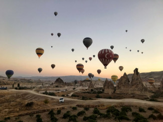Keren! Festival Balon Udara Kembali Hiasi Langit Indah Turki