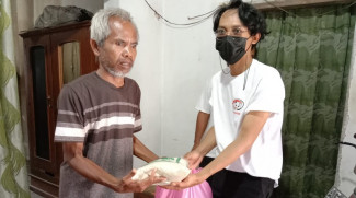 Komunitas e-Sport Indonesia Bagikan Sembako untuk Warga Terdampak Pandemi Covid