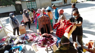 Bazar Suka-Suka, Warga Bisa Beli Pakaian dengan Bayar Seikhlasnya