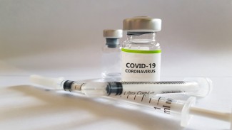 Bulan Ini Singapura Beri Booster Vaksin Covid-19 bagi Lansia