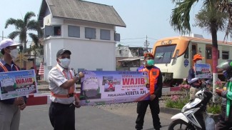 Pecinta Kereta Kampanyekan Keselamatan di Perlintasan Sebidang