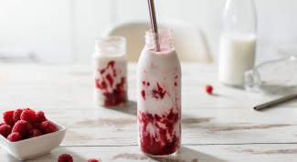 Bikin Korean Strawberry Milk di Rumah Yuk, Gampang Banget