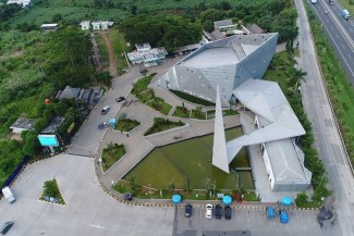 5 Masjid Futuristik di Indonesia, Dari Mirip Origami Sampai Berbentuk Kubus