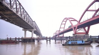 Palembang Garap Pasar Terapung di Bawah Jembatan Musi 2