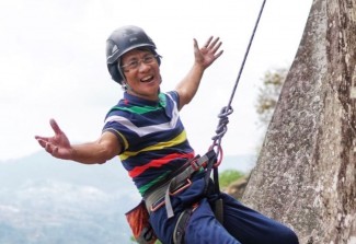 Luar Biasa! Menginjak Usia 70 Tahun, Kak Seto Masih Kuat Panjat Tebing