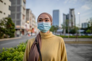 Tetap Tampil Cantik dengan Eye Makeup Meski Bermasker