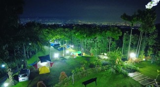 7 Tempat Kemah Alam Terbuka Seru untuk Ajak Si Kecil Berlibur