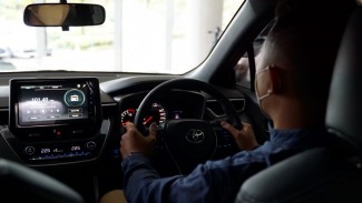 Bahaya Merokok di Dalam Mobil, Harga Jual Kendaraan Merosot