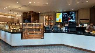 Toko Kue Legendaris Sari Delicatessen Kini Makin Mudah Dijangkau