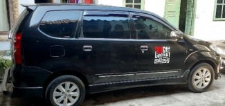 Indahnya Kaligrafi Kufi Jadi Aksesoris Islami di Body Mobil