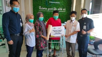 Lazismu dan Orthocare Indonesia Berikan Kaki Palsu untuk Nasib