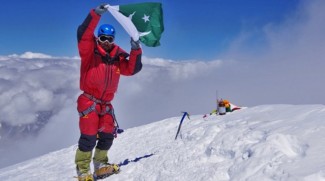 Sirbaz Khan Taklukan Gunung Tertinggi Ketujuh di Dunia