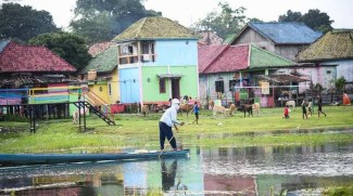 Jelajah Desa Burai, dari Kampung Warna-warni hingga Wisata Air