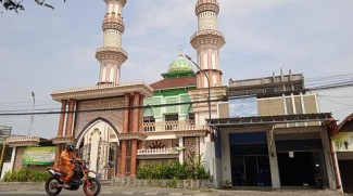 Menilik Indahnya Taqwarrochman,  Masjid Modern Berarsitektur Timur Tengah di Semarang