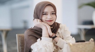 Alma Esbeye, Vokalis Grup Gambus yang Juga Qoriah