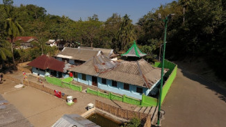 Arsitektur Masjid Tua di Indonesia, Banyak Tak Berkubah