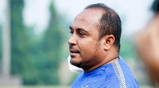 Ian Gillan Datang, Imran Nahumarury Hengkang?