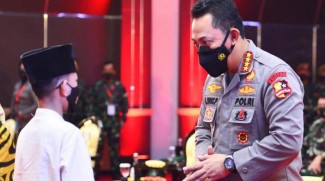 Kapolri Targetkan Akhir Tahun Vaksinasi Capai 200 Juta Jiwa