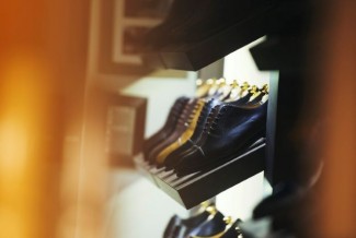 Intip 4 Tipe Sepatu dan Sandal yang Wajib Dimiliki Pria