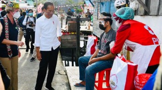 Jokowi Targetkan 70 Persen Penduduk Telah Divaksinasi di Akhir Tahun