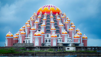 Syarief Hasan Ingin Sulsel Jadi Provinsi Seribu Masjid