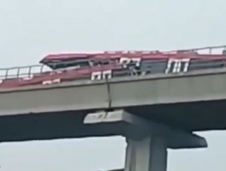 Saling Tindih, Uji Coba Kereta LRT Cawang-Cibubur Kecelakaan