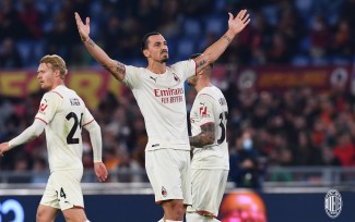 Dengan 10 Pemain, AC Milan Bungkam AS Roma 2-1 di Olimpico