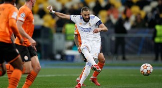Dua Gol Benzema Bawa Real Madrid Tumbangkan Shakhtar Donetsk 2-1