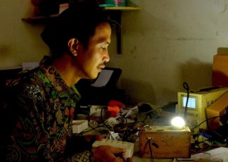 Keren, Santri Pesantren Daarul Hidayah Ciptakan Lampu Murah Ramah Lingkungan