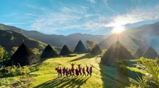 Desa Adat Wae Rebo, Land on The Sky di Flores