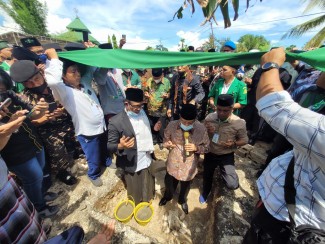 Sambangi Kupang, Kiai Said Pimpin Peletakan Batu Graha Aswaja