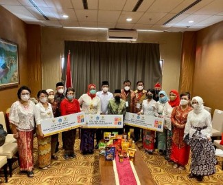 Wapres Bersama BAZNAS Salurkan Bantuan Program KJU bagi 100 Pelaku UMKM